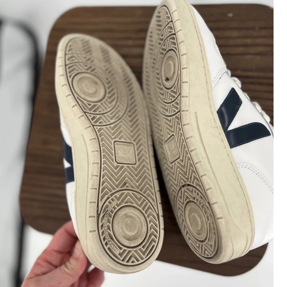 Veja V-10 White Navy Red Leather Low Top Sneakers Womens Size 8 EUR 39